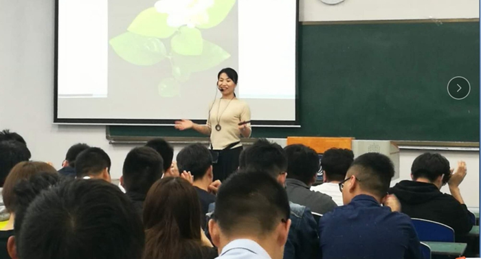 马克思主义学院贺文华副教授荣获“陕西高校思想政治理论课优秀教师”荣誉称号