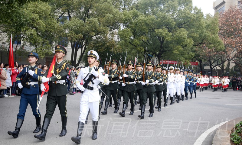 江西师范大学举行2018年元旦升旗仪式