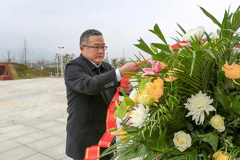 安庆师范大学校党委理论学习中心组开展专题学习教育活动