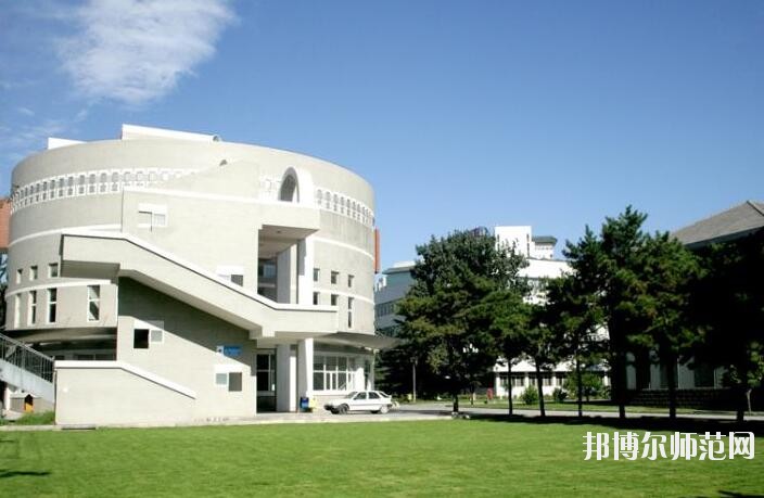 北方工业师范大学招生办联系电话