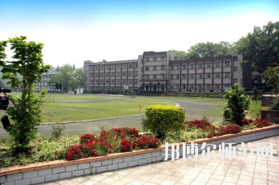 重庆航天师范职业技术学院