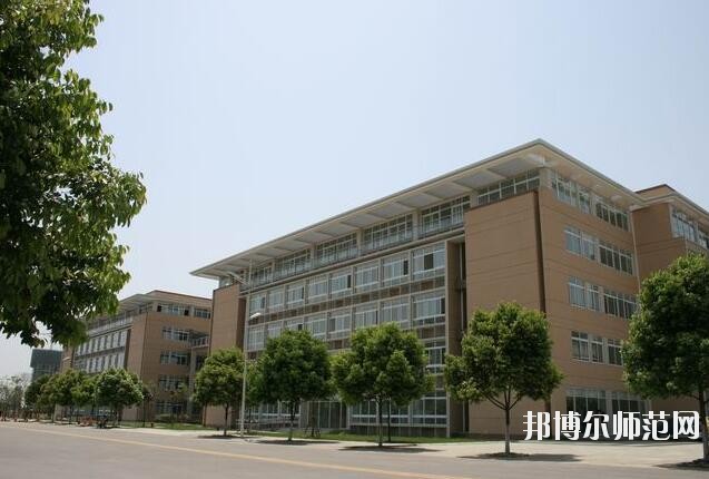 西南财经师范大学柳林校区是几本