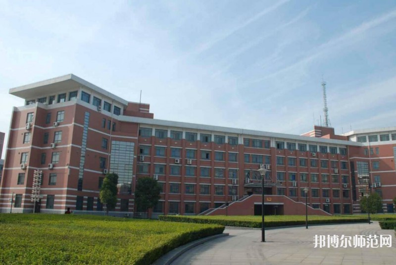 河南理工师范大学西校区学费