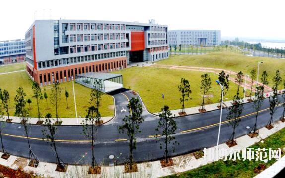 长江大学师范学院武汉校区学费