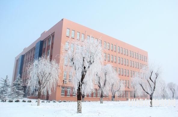 山东英才师范学院北校区招生办联系电话