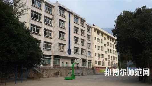 万源第二职业高级幼儿师范中学2020年招生办联系电话