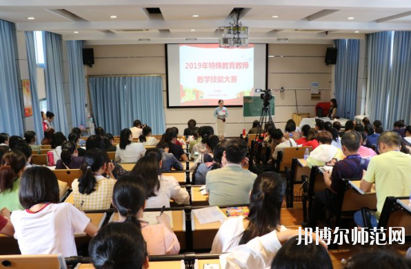 广西2020年女生读幼师学校学什么专业好