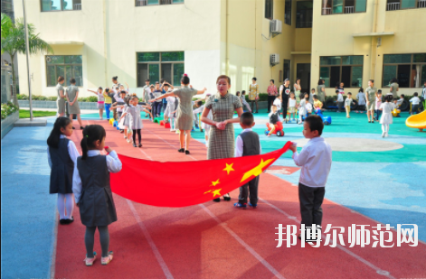 女生初中毕业上幼师学校