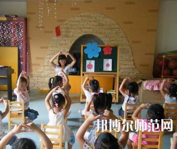 郑州2020年女生读幼师学校学什么专业好