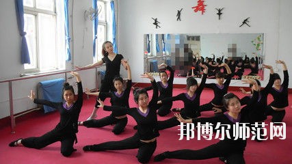 遵义2020年女生学幼师学校有前途吗