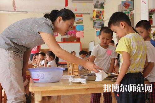 遵义2020年女生读幼师学校有前途吗