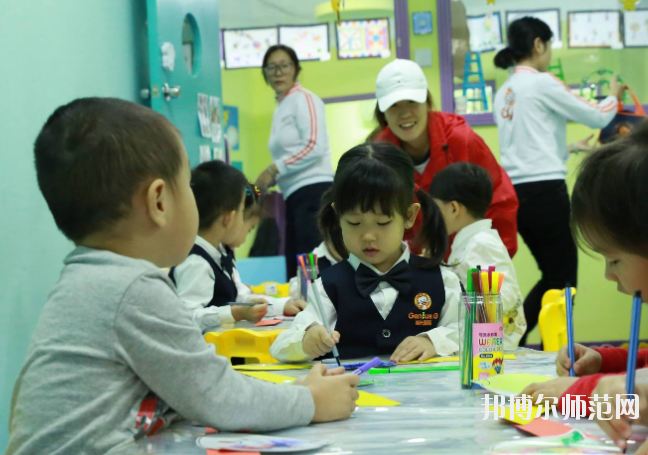 沧州2021年女生读幼师学校学什么好