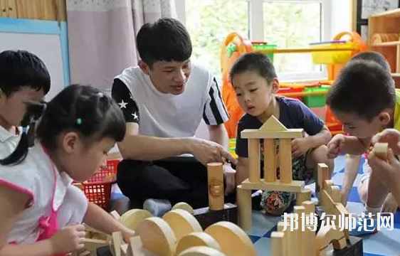 宜昌2021年男生上什么幼师学校比较好