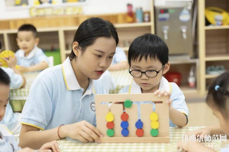 六盘水2021年幼师学校好还是大专好