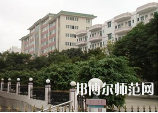 重庆新渝技工幼儿师范学校怎么样、好不好