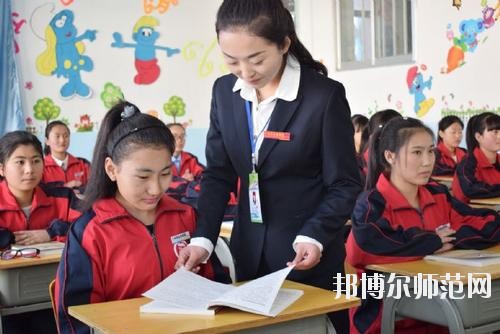 眉山2021年女生学幼师学校好吗