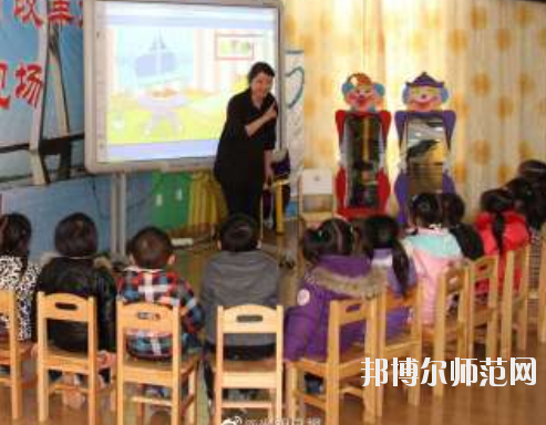 沧州2021年女生在幼师学校学什么好