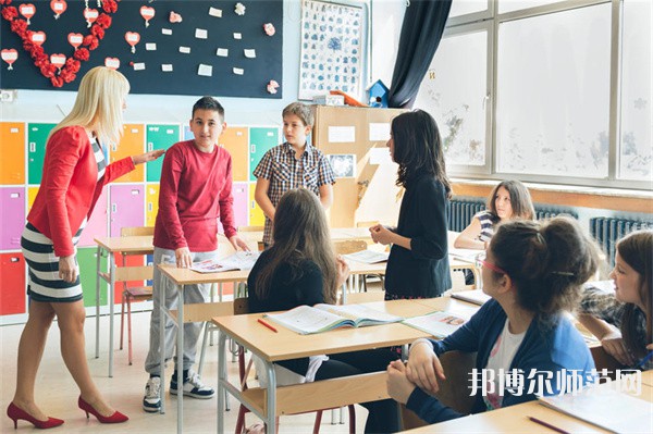 乌鲁木齐公办汉语言文学学校有哪些 乌鲁木齐公办汉语言文学学校名单一览表
